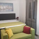 House 112 Апартаменты