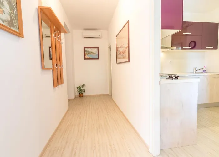 Apartment House 112 *