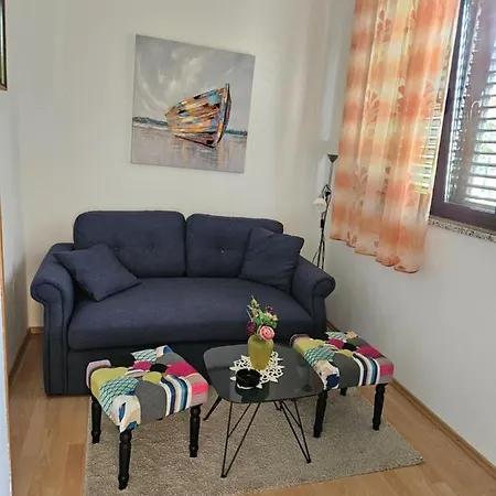 House 112 Apartment *